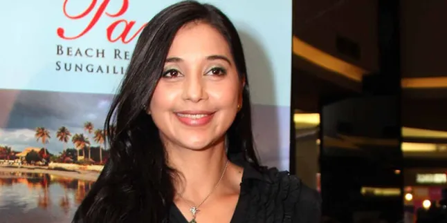 Ayu Azhari Ingin Ulang Tahun di Mekkah