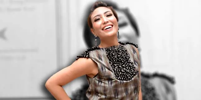 Ayu Dewi Keliru Beli Kado Untuk Raffi dan Nagita Slavina Ayu Dewi Keliru Beli Kado Untuk Raffi dan Nagita Slavina