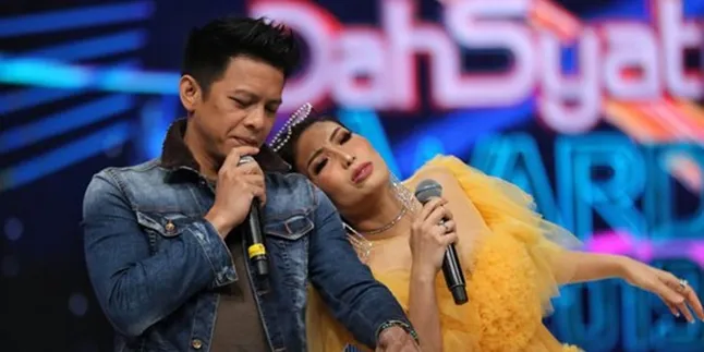 Ayu Dewi Ngevlog Bareng Ariel NOAH, Suami Cemburu Tapi Gengsi Ngaku