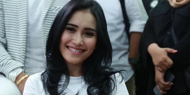 Ayu Ting Ting Bosan Diterpa Diterpa Kabar Miring