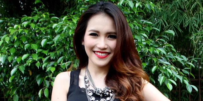 Ayu Ting Ting Bungkam Soal Usia Kehamilannya