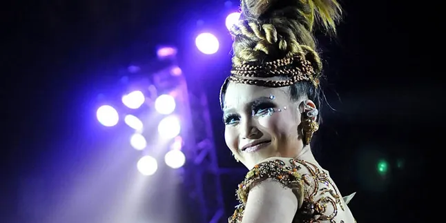 Ayu Ting Ting Ingin Calon Anak Jadi Penyanyi