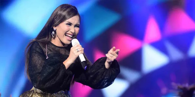 Ayu Ting Ting Lupa Berapa Kali Menang 'Dahsyatnya Awards'