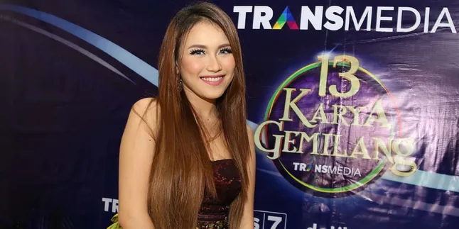 Ayu Ting Ting Ngaku Males Goyang Saat On Air, Kenapa Ya? Ayu Ting Ting Ngaku Males Goyang Saat On Air, Kenapa Ya?