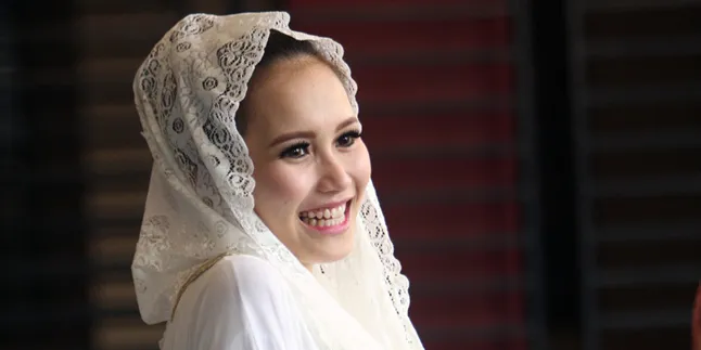 Ayu Ting Ting: Pengacara Saya Allah Ayu Ting Ting: Pengacara Saya Allah