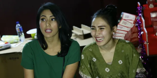 Ayu Ting Ting Pilih Tak Mau Ambil Pusing Filmnya Dinyiyirin Netizen: Hal Yang Biasa Ayu Ting Ting Pilih Tak Mau Ambil Pusing Filmnya Dinyiyirin Netizen: Hal Yang Biasa