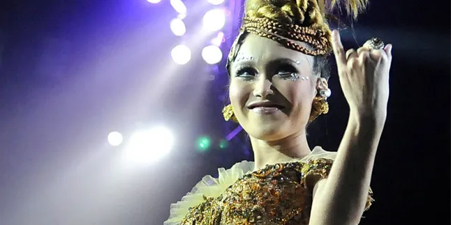 Ayu Ting Ting Siap Jadi Ibu Mandiri Ayu Ting Ting Siap Jadi Ibu Mandiri