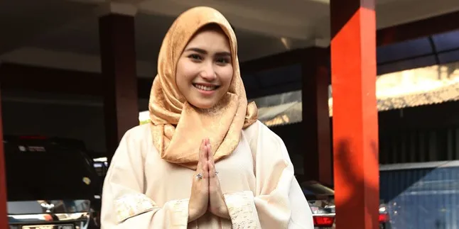 Ayu Ting Ting Sibuk Cari Duit, Didoakan Semangat Terus