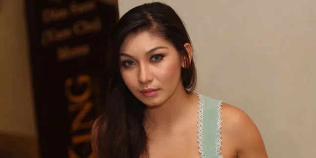 Baby Margaretha Merasa Seksi dengan Lingerie