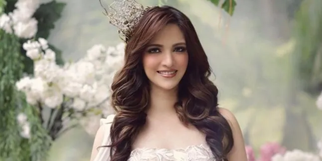 Baby Shower! Senyuman Nia Ramadhani Dapat Kejutan Dari Sahabat