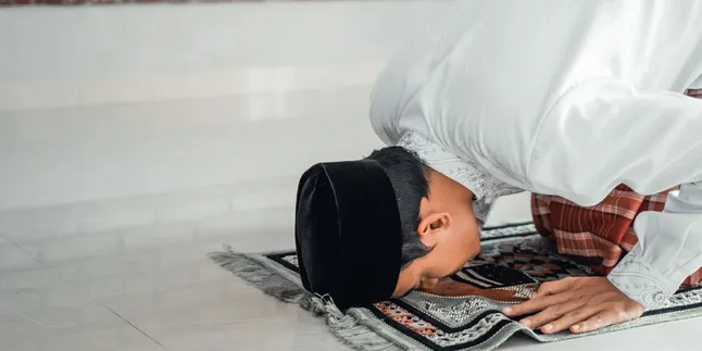Complete Prayer Reading for Taubat Prayer with Its Meaning, Check the Guidelines for Its Procedure