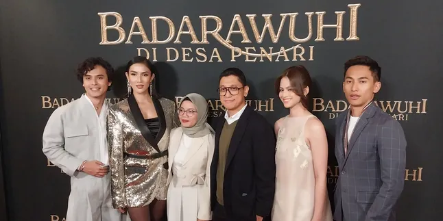 'BADARAWUHI DI DESA PENARI' Holds Gala Premiere in Los Angeles, Aulia Sarah Trembles: It's Really Happening