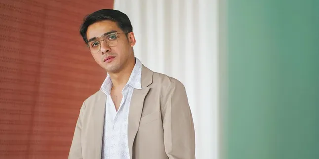 Bagi-Bagi Emas, Ricky Harun Kembali Curi Perhatian Netizen di Instagram
