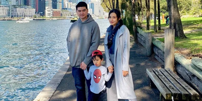 Bagikan Kabar Bahagia, Tiffany Soetanto Istri Chef Arnold Hamil Anak Kedua