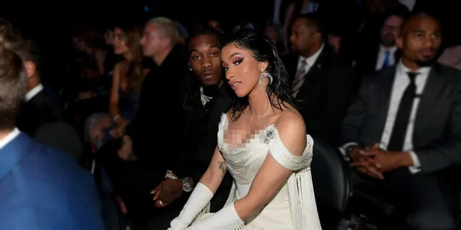 Bagikan Video Lahiran Cardi B, Offset Mau Bikin Kejutan?
