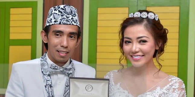 Bahagia, Bella Shofie Pamer Foto Akad dan Buku Nikah di Instagram Bahagia, Bella Shofie Pamer Foto Akad dan Buku Nikah di Instagram
