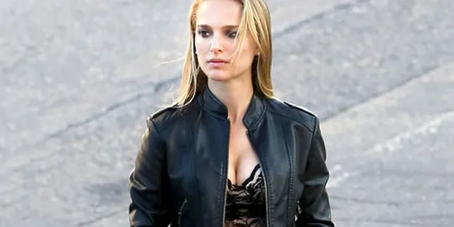 Baju Menerawang Jadi Pilihan Natalie Portman Dalam Film Terbaru Baju Menerawang Jadi Pilihan Natalie Portman Dalam Film Terbaru