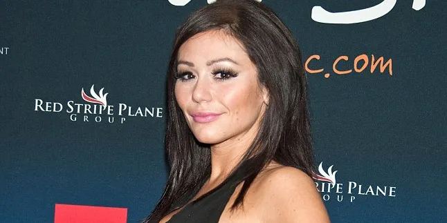 Baju Terlalu Seksi, JWoww Ekspos Luka Bekas Implan Payudara