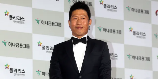 Bak Film Thriller, Aktor Korea Ini Pernah Ditodong Pisau Fans