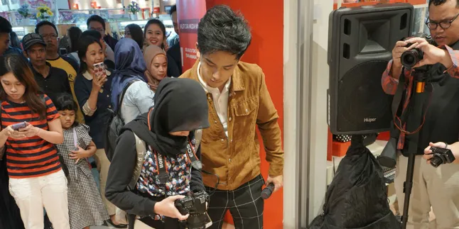Bakal Dikunjungi Randy Martin, Begini Bocoran Bata Fashion Weekend di Praha