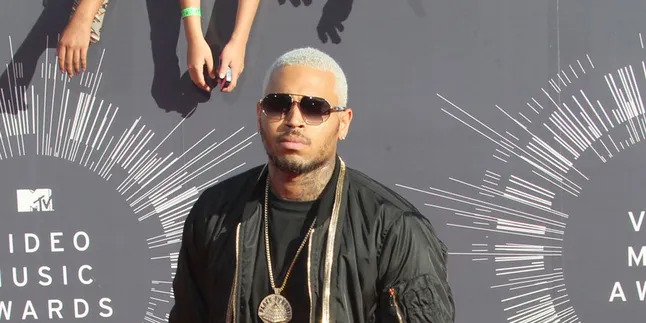 Bakal Masuk Penjara, Chris Brown Ingin Nikahi Pacarnya Dulu Bakal Masuk Penjara, Chris Brown Ingin Nikahi Pacarnya Dulu