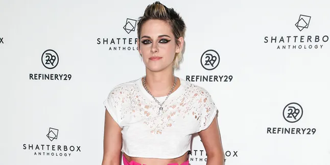 Balikan dengan Stella Maxwell, Kristen Stewart Malah Cium Wanita Lain