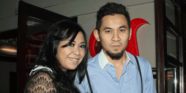Band Vakum, Vokalis Nineball Garap Proyek Duet