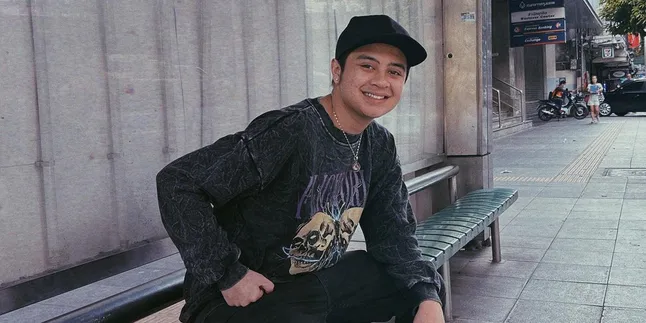 Bangga dengan Keindahan Alam Indonesia, Begini Cara Bastian Steel Perkenalkan Danau Toba Bangga dengan Keindahan Alam Indonesia, Begini Cara Bastian Steel Perkenalkan Danau Toba
