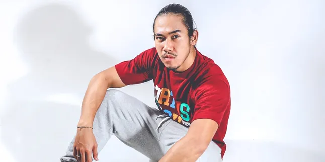 Bangga Pakai Produk Lokal, Ryuji Utomo Tunjukkan Sepatu Kesayangannya