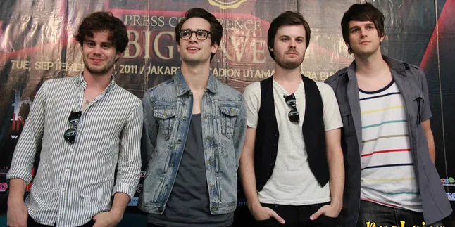 Bangunan Hampir Roboh, Panic At the Disco Panik Beneran!