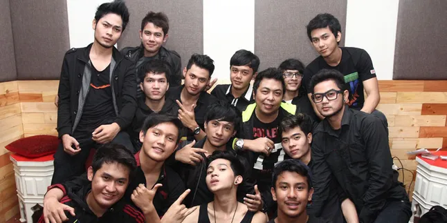 Banjir Jakarta, AKM29 Turun ke Jalan Minta Bantuan