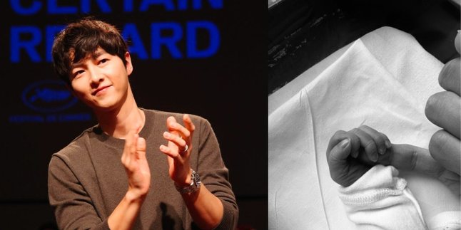 Congratulations! Song Joong Ki is officially a father, showing off his son's cute hands