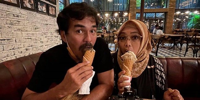 Denying the Assumption of Not Accompanying His Wife in Her Last Moments, Teddy Syach Reveals Rina Gunawan's Condition Before Passing Away