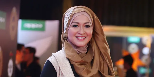 Bantah Isu Cerai, Okie Agustina & Suami Rencanakan Bulan Madu Bantah Isu Cerai, Okie Agustina & Suami Rencanakan Bulan Madu