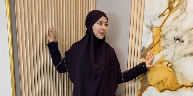 Denying Domestic Violence, Chikita Meidy Claims Divorce Due to Economic Issues