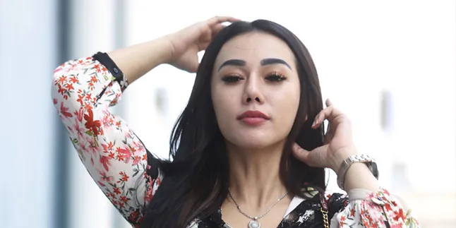 Bantah Minta Mobil Mewah Sebagai Syarat Tutup Mulut, Bebby Fey: Aku Mau Dia Mengaku Bantah Minta Mobil Mewah Sebagai Syarat Tutup Mulut, Bebby Fey: Aku Mau Dia Mengaku