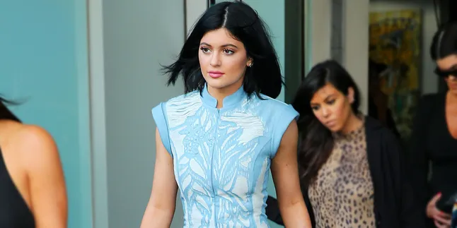 Bantah Pacaran, Kylie Jenner Malah Ketahuan Kencan Lagi Bantah Pacaran, Kylie Jenner Malah Ketahuan Kencan Lagi