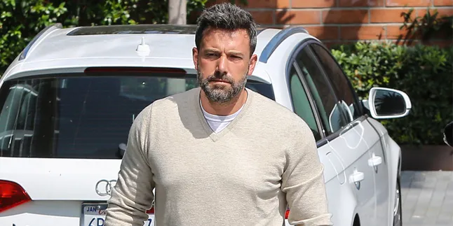 Bantah Selingkuh, Ben Affleck Tertangkap Kencan di Hotel Mewah Bantah Selingkuh, Ben Affleck Tertangkap Kencan di Hotel Mewah
