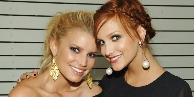 Bantah Seteru, Jessica dan Ashlee Simpson Tampil Rukun