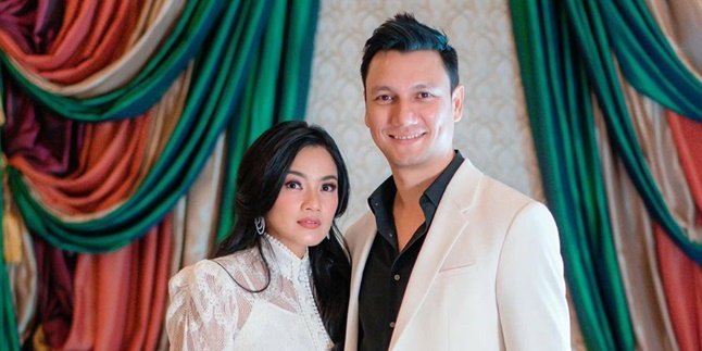 Helping Wife in the Kitchen, Christian Sugiono and Titi Kamal Set an Example of Gender Equality in Marriage