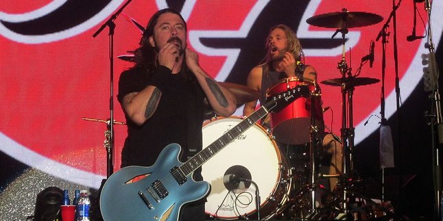 Bantu Pengobatan Dave Grohl, Dokter Ini Main Bareng Foo Fighters