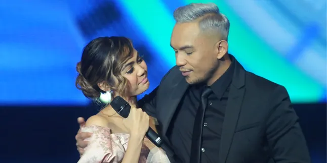 Banyak Isu Miring, Rina Nose - Fakhrul Razi Mesra di Malaysia