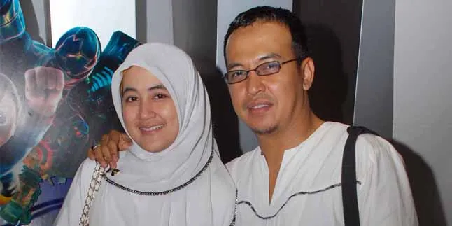 Banyak Permintaan Jamaah, Pipik Buka Butik di Garasi Rumah