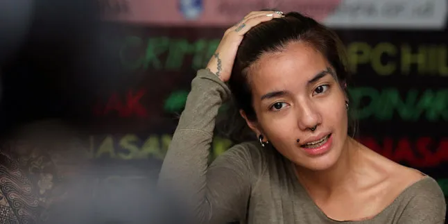 Banyak Pikiran, Sheila Marcia Jatuh Sakit dan Minta Doa