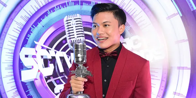 Banyak Seleb Ikut Ujian Nasional Paket C, Ini Kata Rizky Febian Banyak Seleb Ikut Ujian Nasional Paket C, Ini Kata Rizky Febian