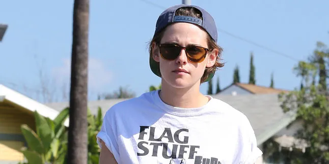 Banyak Tersenyum, Kristen Stewart Bikin Makin Cinta Banyak Tersenyum, Kristen Stewart Bikin Makin Cinta