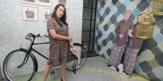 Banyaknya Artis Yang Melakukan Operasi, Ini Pendapat Ussy Sulistiawaty