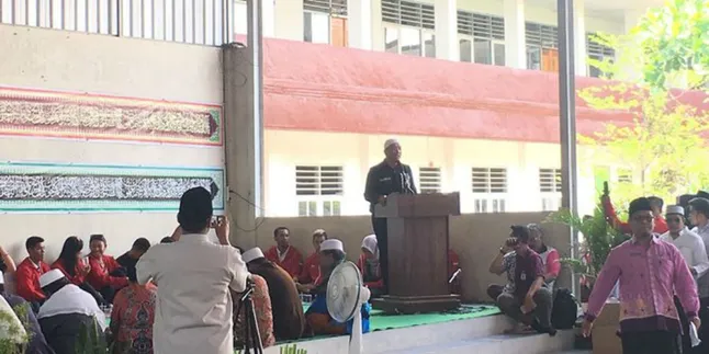 Bareng Menpora, Para Musisi Hibur Korban Bencana Gempa Lombok