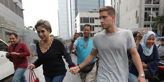 Baru 3 Bulan Pacaran, Nikita Mirzani Dilamar Kekasih Bulenya?