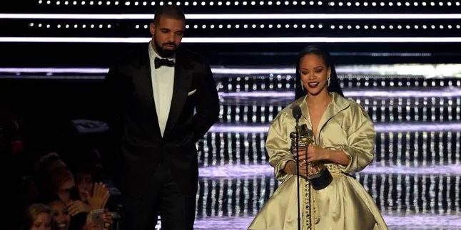 Baru Balikan, Rihanna dan Drake Putus Lagi! Baru Balikan, Rihanna dan Drake Putus Lagi!